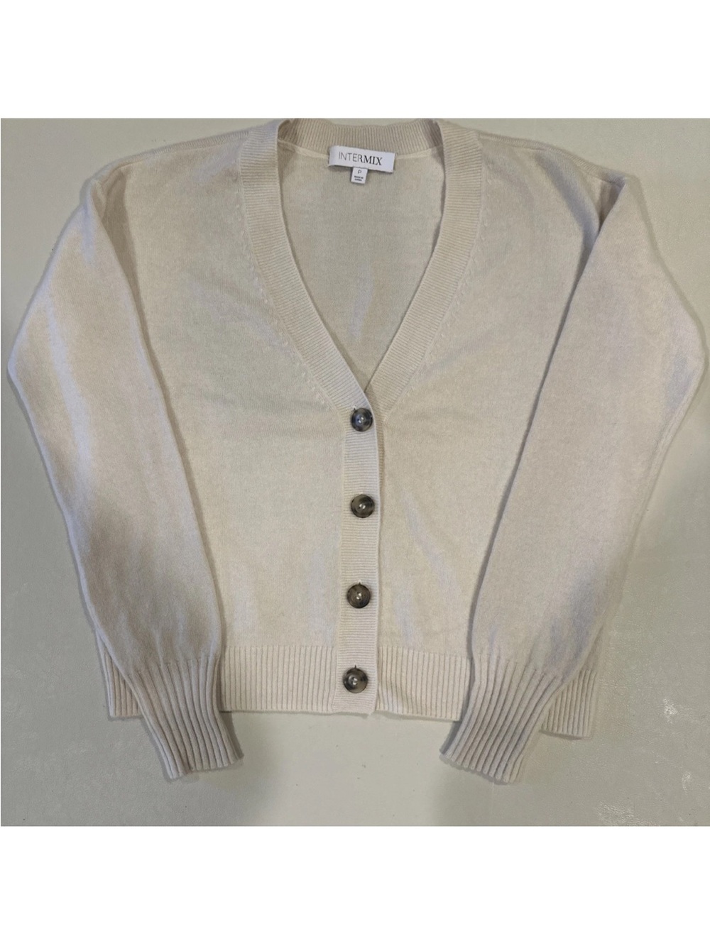 Intermix cream cardigan 100% Cashmere Women’s size p (XS)